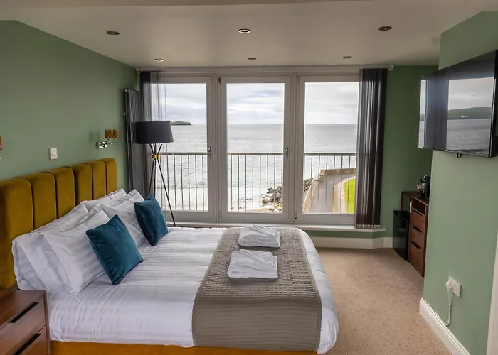 Resort: Marine Rooms