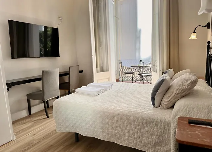 Casa Consell Gran Via, Guest House