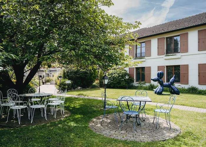 Hôtel accueillant les animaux: Armes de Champagne