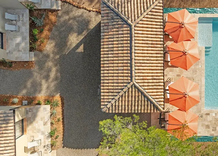 Les maisons de loup a loup Cotignac