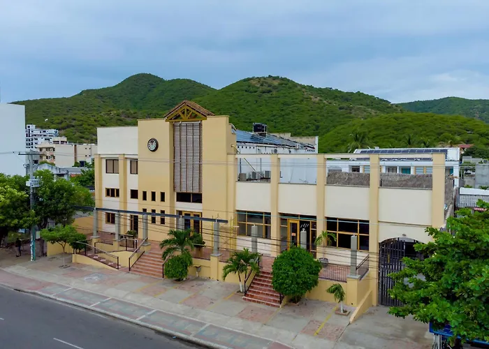 Cheap hotels Sansiraka Suites By Geh Suites