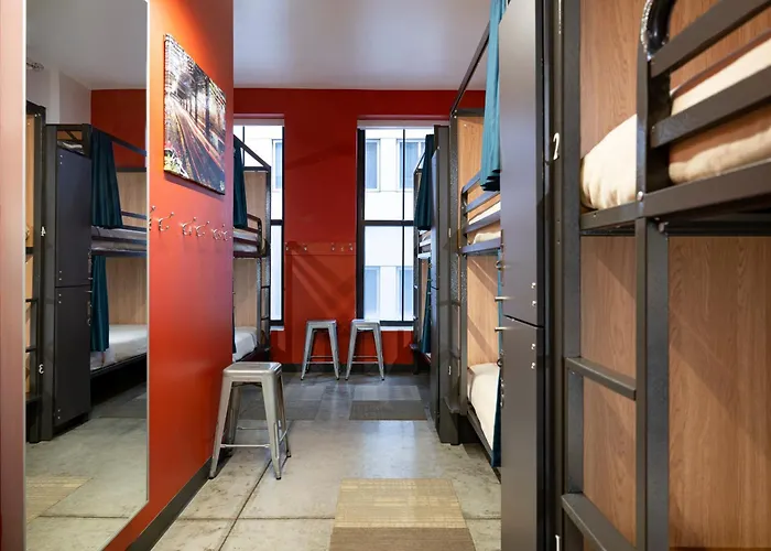Hi Boston Hostel