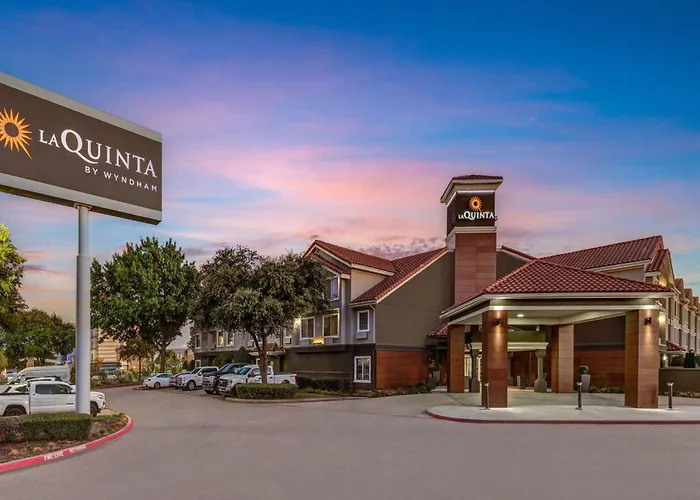 La Quinta By Wyndham Dallas Dfw Airport North