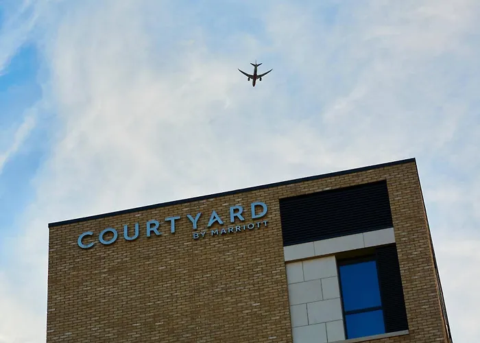 Hotel: Courtyard By Marriott London City Airport