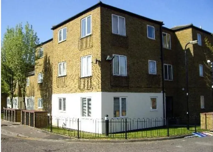 Apple House Guesthouse Heathrow Airport