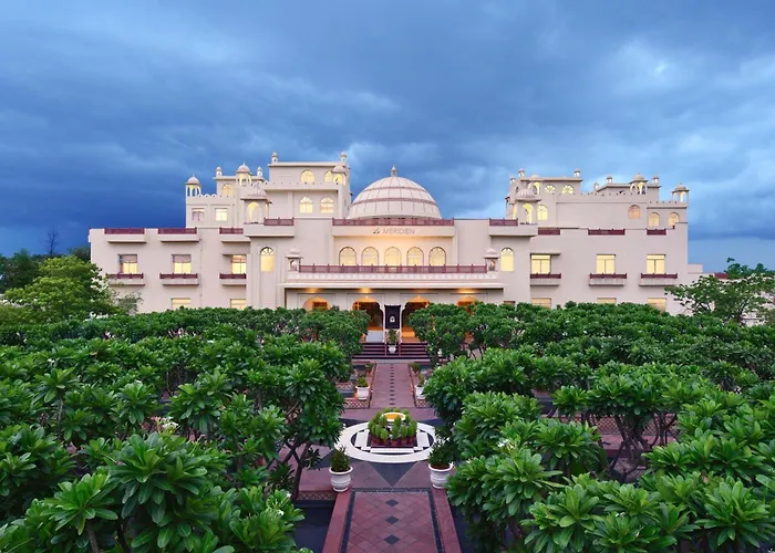 Luxury hotel only: Le Meridien Jaipur Resort & Spa