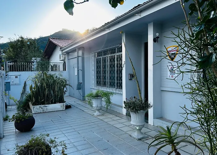 Hotel: Casa Na Ilha - Proximo Ao Shopping Villa Romana E Terminal Ti-Tri