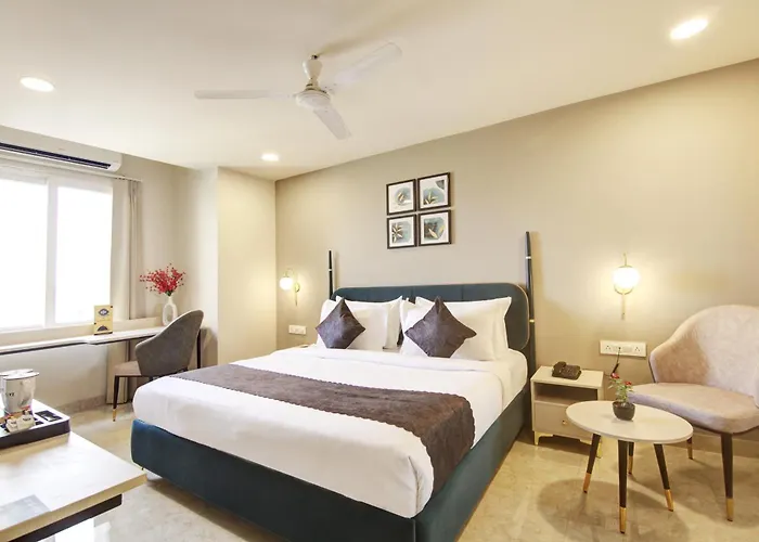 Saltstayz Select - Golf Course Road & Sector 27
