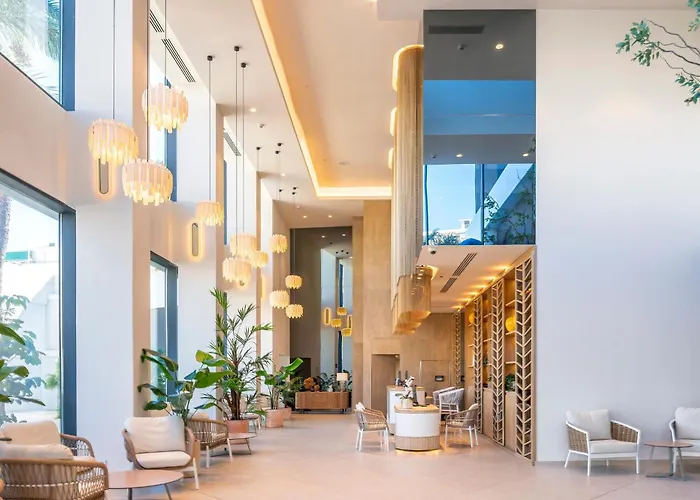 Waterpark Hotel: Port Alicante City & Beach
