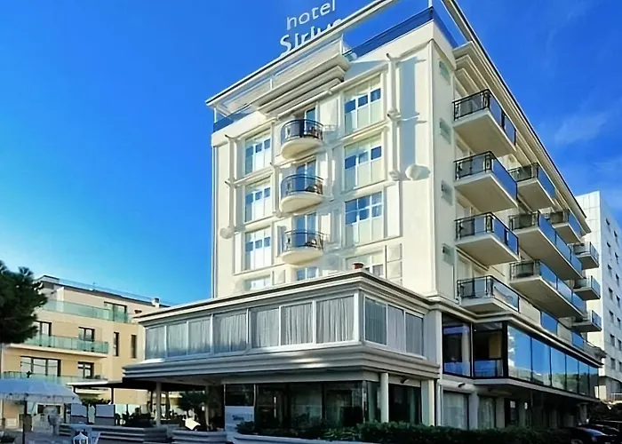 Hotel Con Piscina Sirius