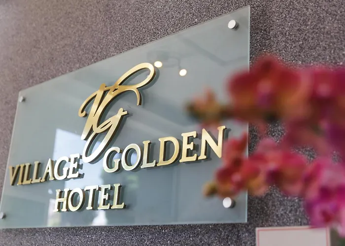 Village Golden