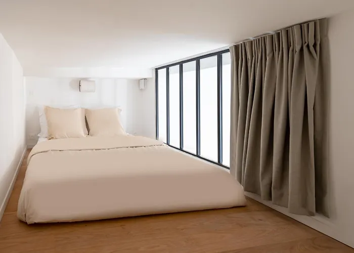  Noble Suites