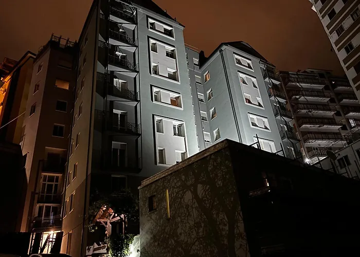 Hotel con vista: ESSENTIAL HOUSE in Centro Città con Parcheggio Privato e WIFI