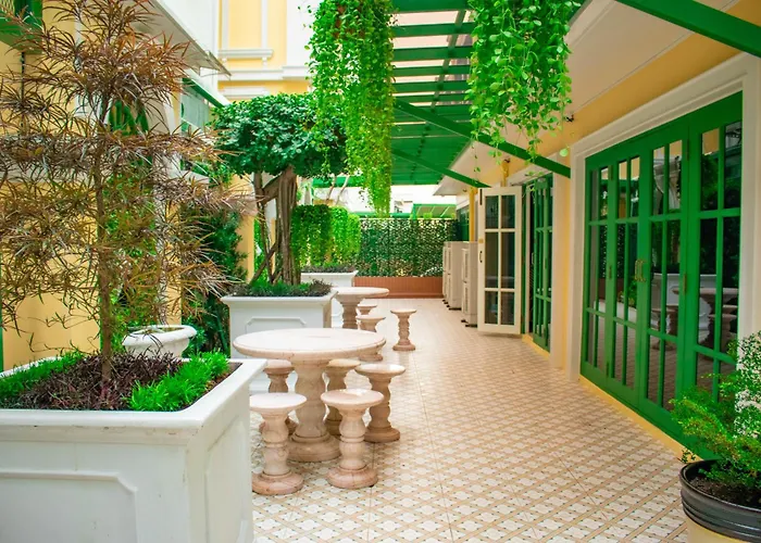 Siri Ratchadamnoen Bangkok Hotel