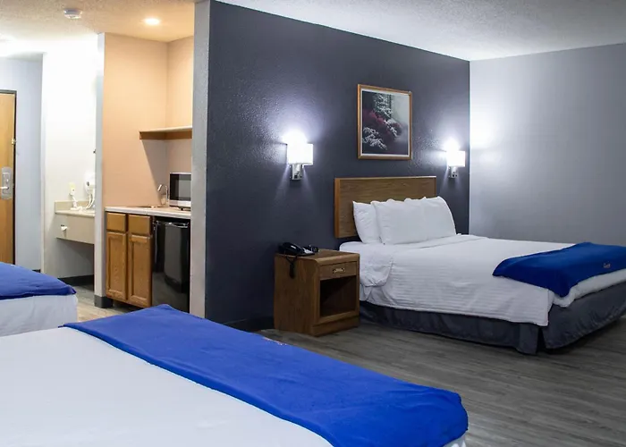 New Victorian Inn & Suites-