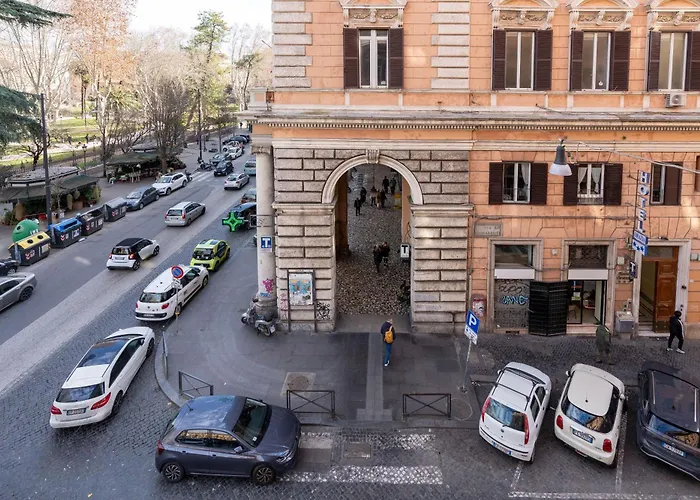 Albergo centrale: Drago D'Oro GUESTHOUSE - accross from metro Vittorio Emanuele