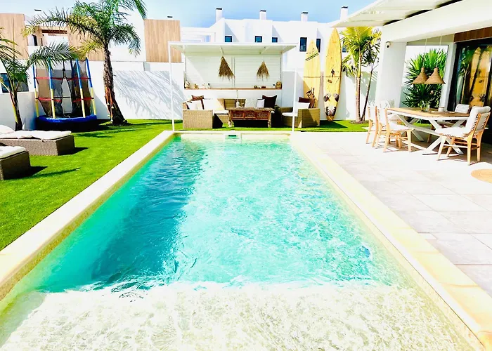  El Palmeral - Exlusive With Private, Heated Pool In Corralejo