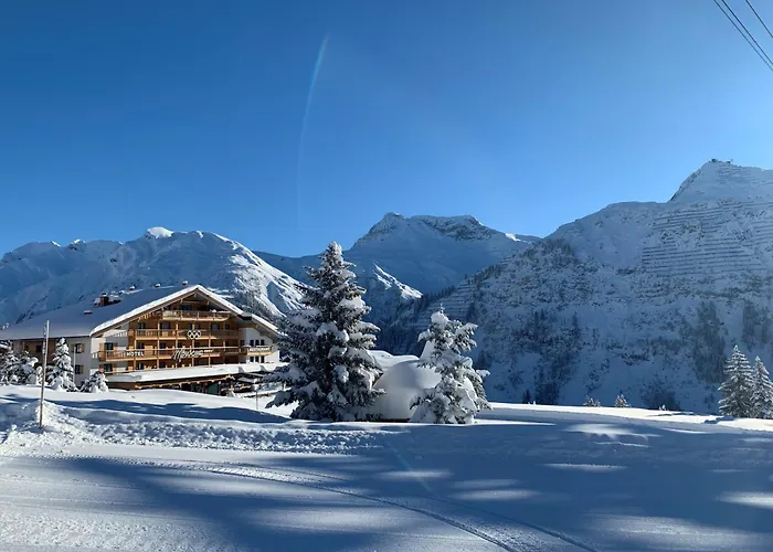 &Chalet Montana