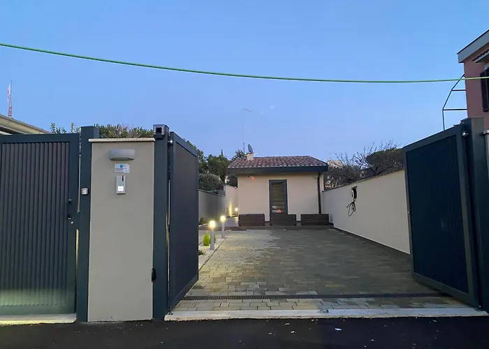  Villino Ancillotto With Garden And Parking Motorcycle Space