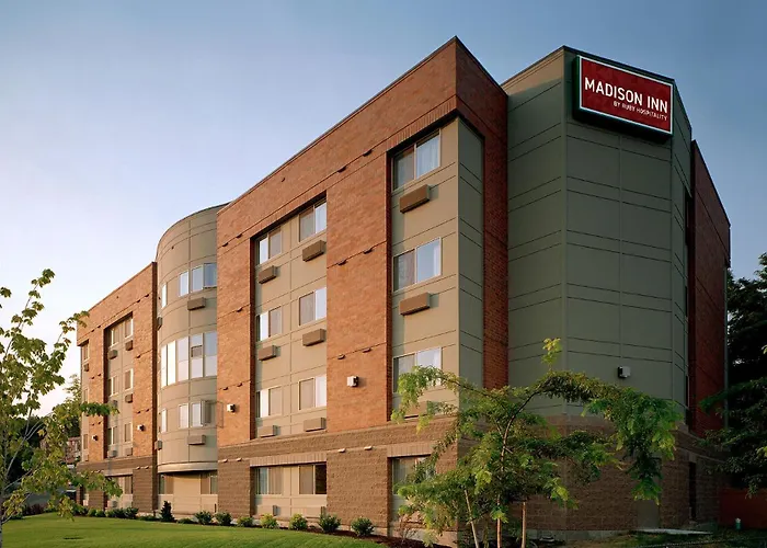 Dog friendly hotels Madison Inn