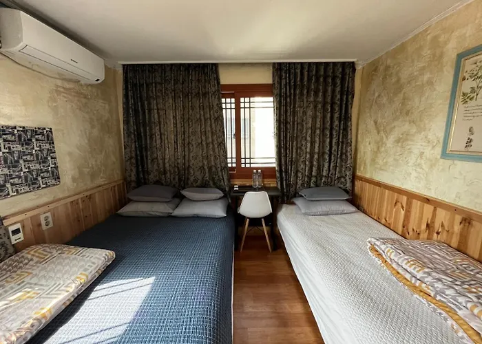 Gudeok Guesthouse