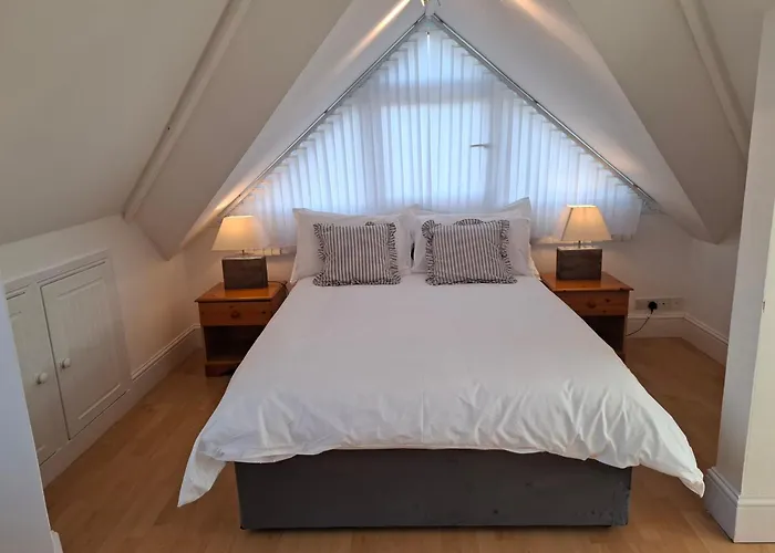 Beach Hotels Panorama House - 400M From Sandbanks Beach