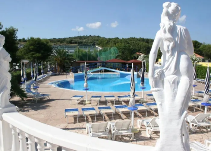 Resort: Green Park Village