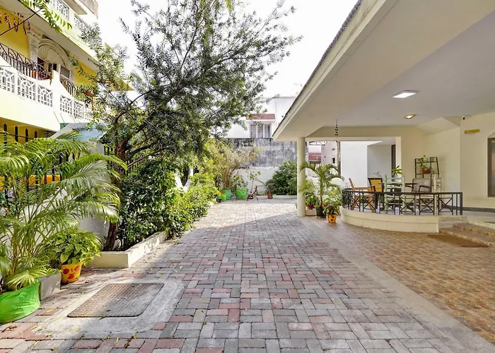 Dog friendly hotels Gandhi