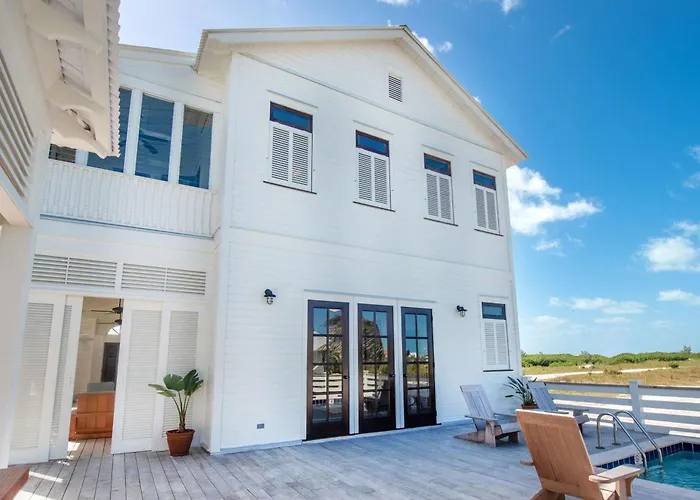 Mahogany Bay Resort And Beach Club, Curio Collection