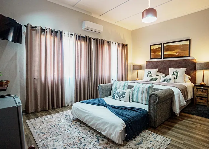 4 star hotel: Jonkershoek Guest Farm