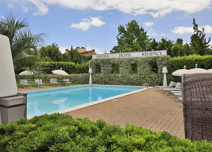 Hotel Ping Pong: Savoia Hotel Regency