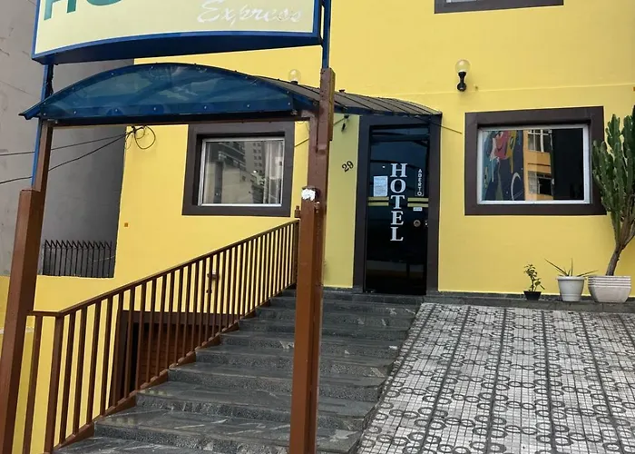 Hotel: New Point Hotel