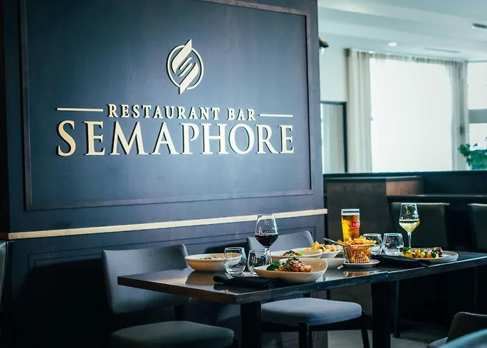 Beach Hotels Doubletree By Hilton Montreal Airport