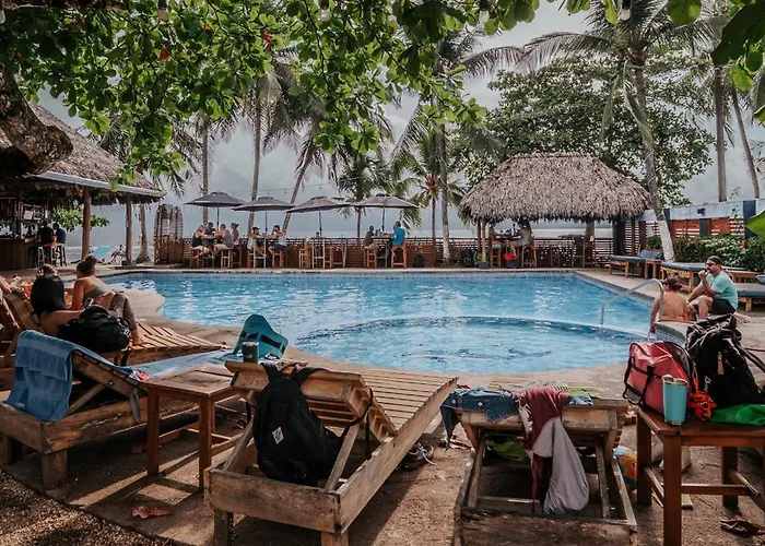 Resort: Socialtel Jaco