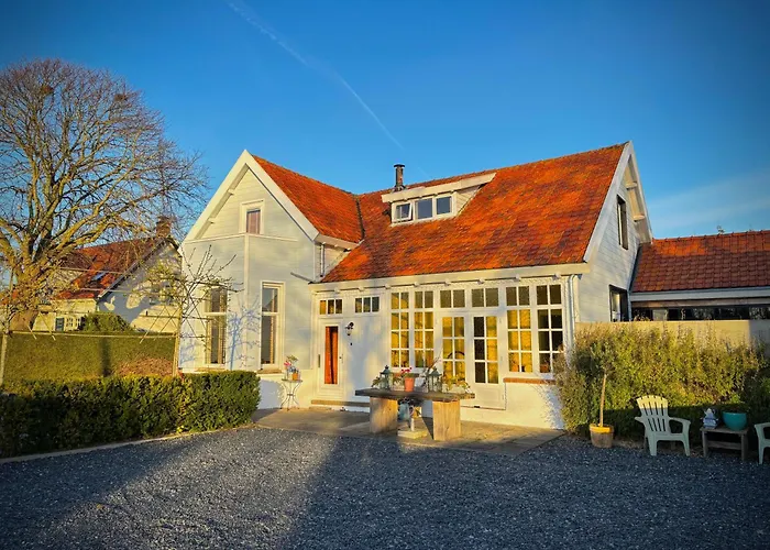 Villa: George'S Lodges Renesse