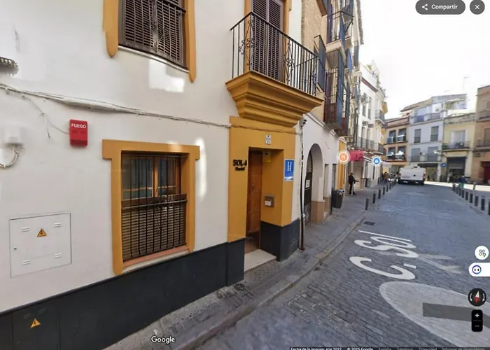 Hotel de 4 estrellas: Le Petit Palü Sevilla
