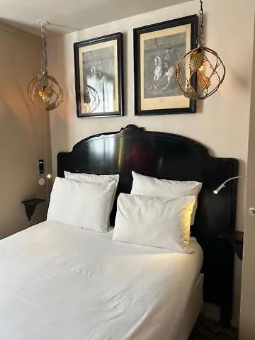 Hotel romantico: New Hotel Republique - Ex Albert'S Hotel