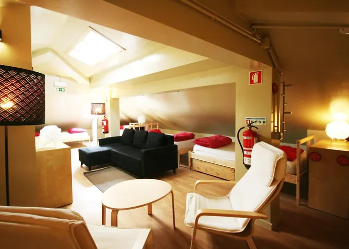 Albergue: Pilot Design Hostel & Bar