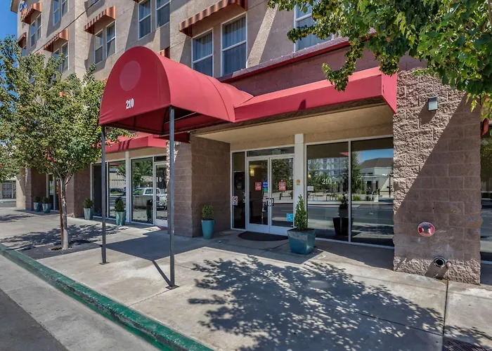 Comfort Suites - Convention Center