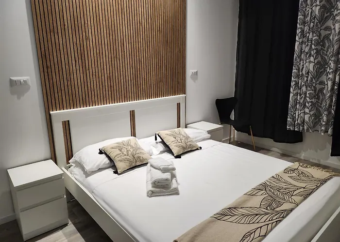 Orange Boutique Rooms