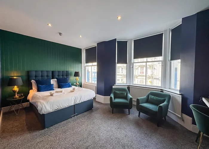 Delmont Hotel & View Restaurant