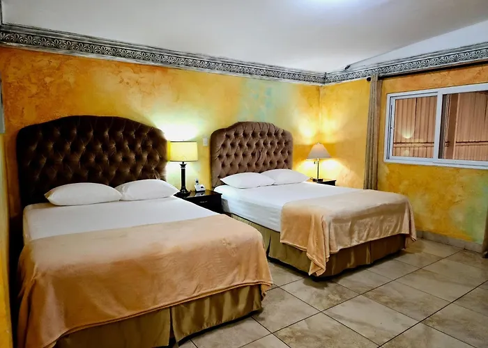 Central hotel: Antigua Inn Hotel
