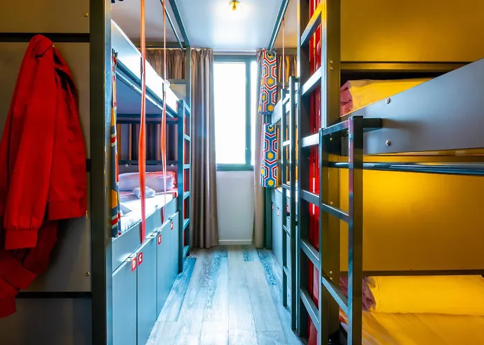 Albergue: The People Paris Belleville