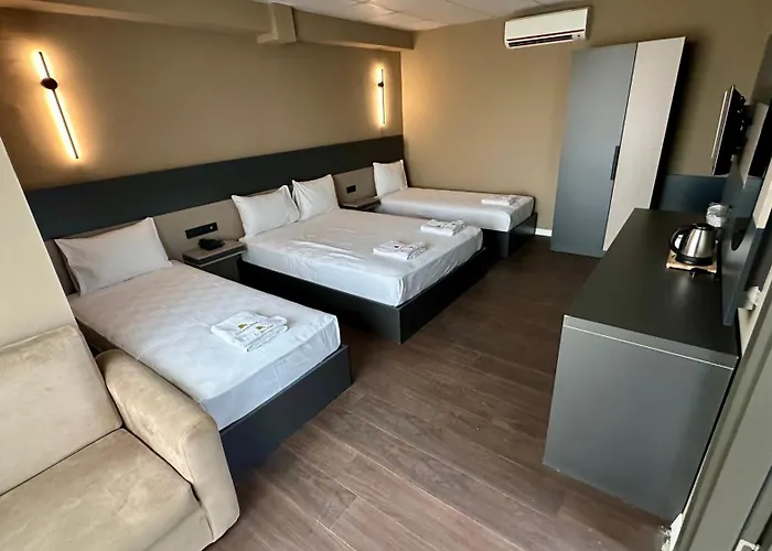 Hotel 4 estrelas: Esse Joven Hotel