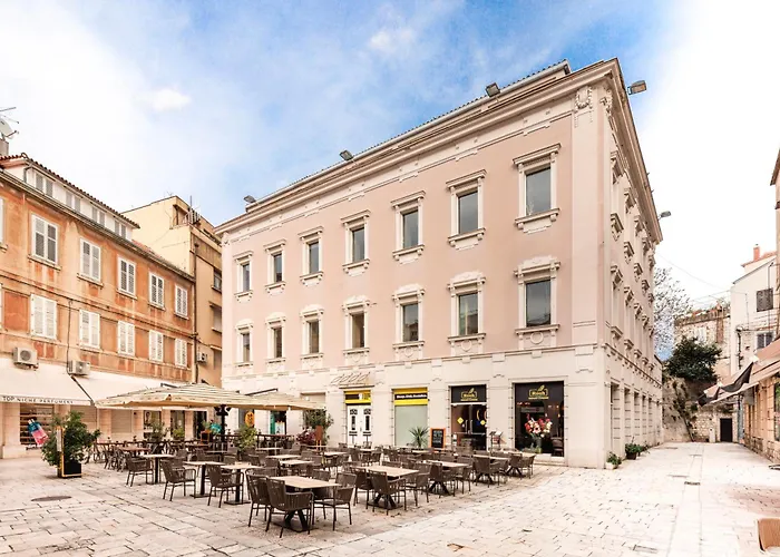 Hotel near College: Design Hostel One