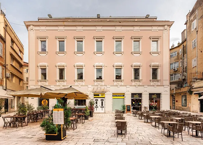 Hotel near College: Design Hostel One