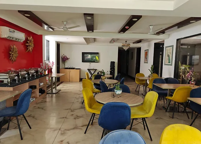4 star hotel: Posh Residency Huda City Center Gurgaon
