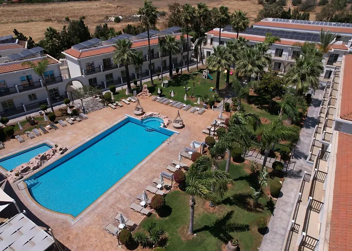 3 star hotel: Loutsiana Deluxe Apts