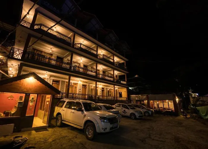 Central hotel: The River Retreat