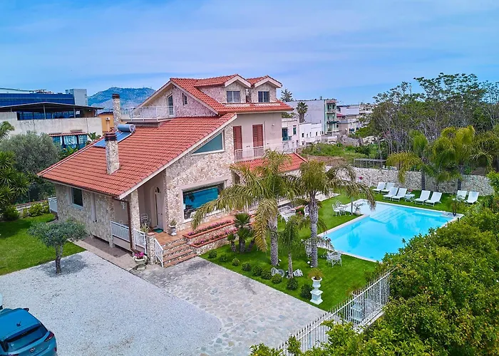  Villa Laura